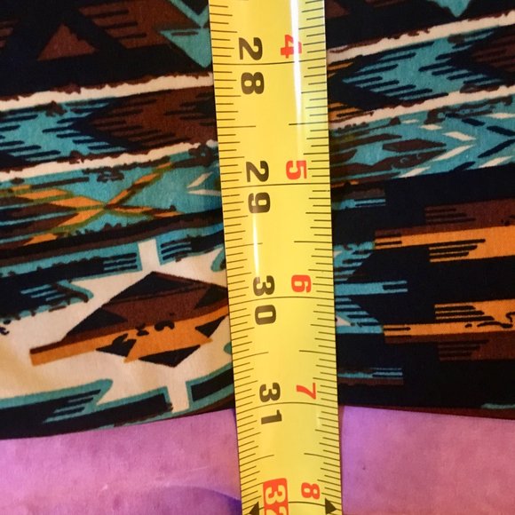 JJ LOUIS Aztec Pattern Infinity Scarf - Picture 8 of 8